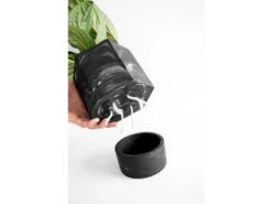 Zelfwaterende Plantenpot 12 Cm HAPI - Zwart Zwart 18 Zelfwaterende Plantenpot 12 Cm HAPI - Zwart Zwart -BergHOFF || Zuiver Verkoopwinkel boutique botanique 39621